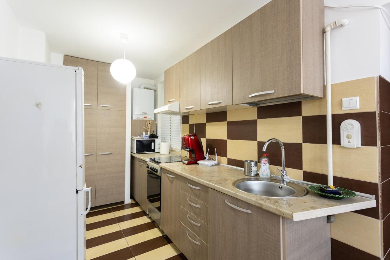 Central Apartment Târgu-Mureş Екстериор снимка